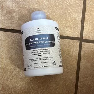 White Hair Care Conditioner for Bath and Skin